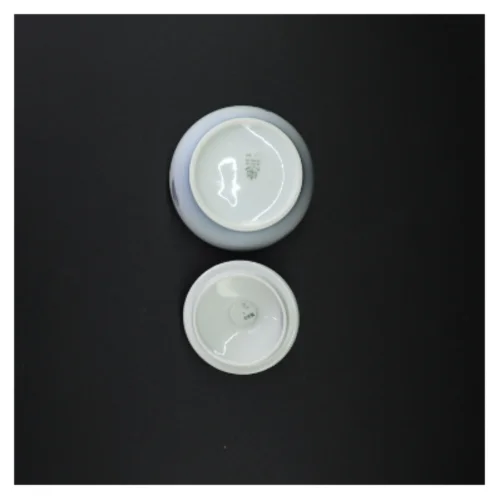 Hvid sukkerskål med låg  fra Bing Og Grøndahl- Løvfald (str. 10 x 11 cm)