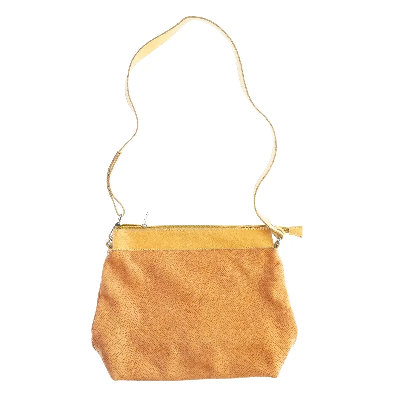 Taske med slangeskind fra Ukendt (str. 33x35cm)