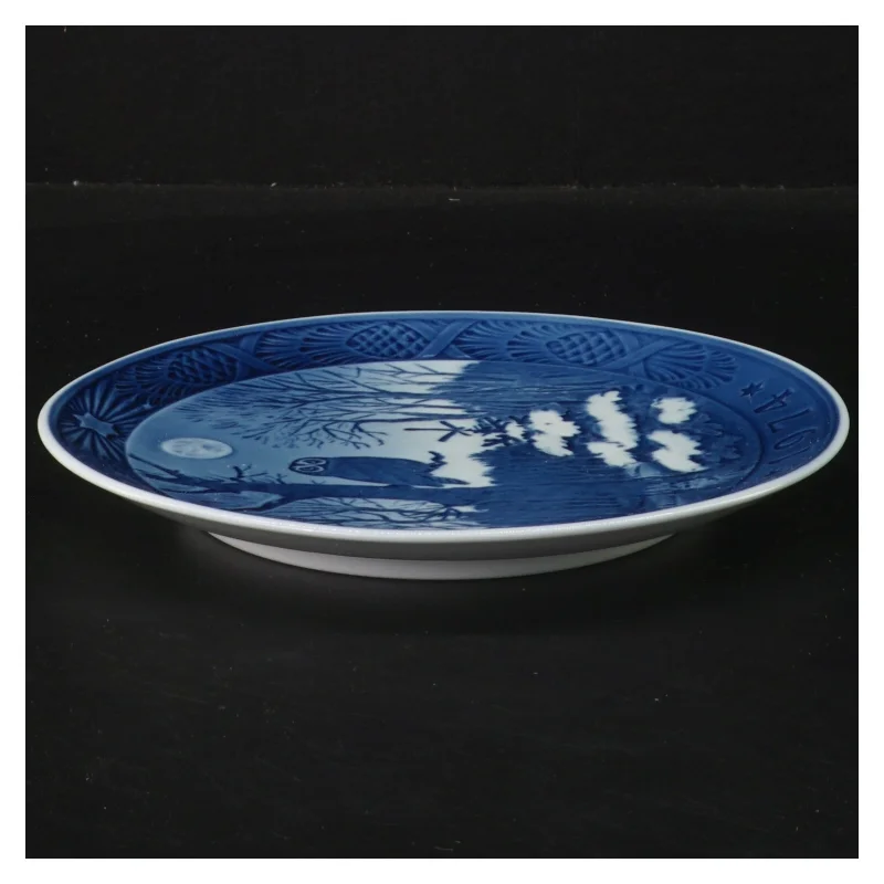 Julen 1974 Dekorationsporcelæn fra Royal Copenhagen (str. Ø 18 cm)