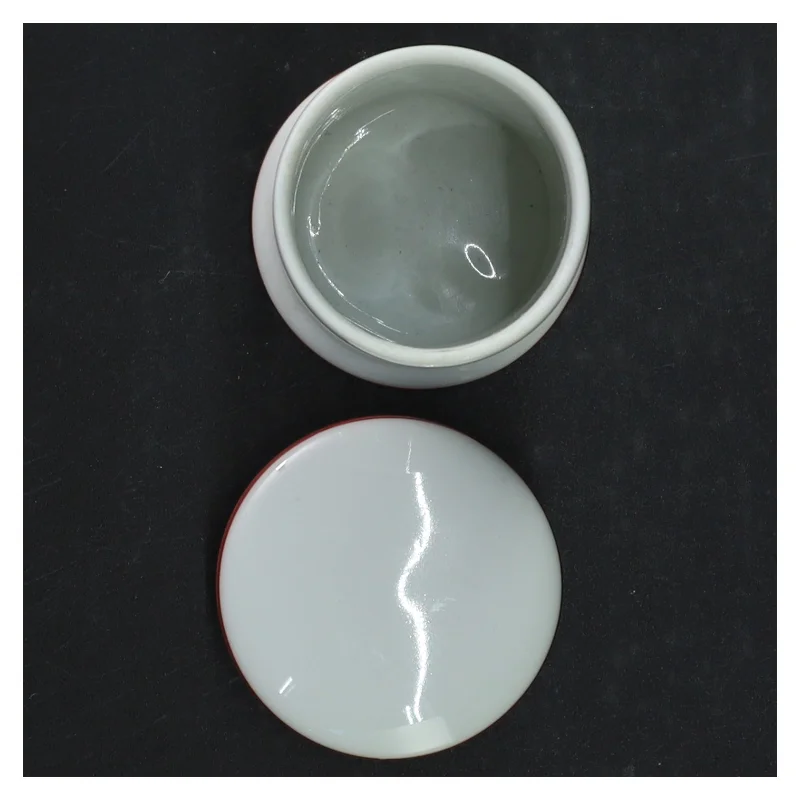 Porcelænskrukke med låg