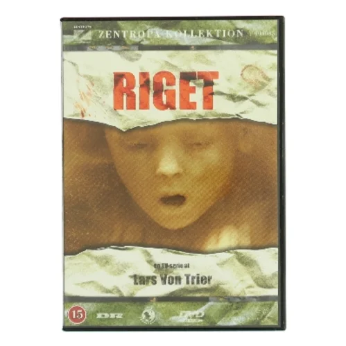 The Kingdom ( Riget ) ( Hospital Der Geister - the Kingdom ) [ NON-USA FORMAT  PAL  Reg.2 Import - Denmark ] med 
Skuespillere fremgår ikke tydeligt på coveret, men der medvirker et ensemble af danske og svenske skuespillere i hospitalsmiljøet.
 (DVD)