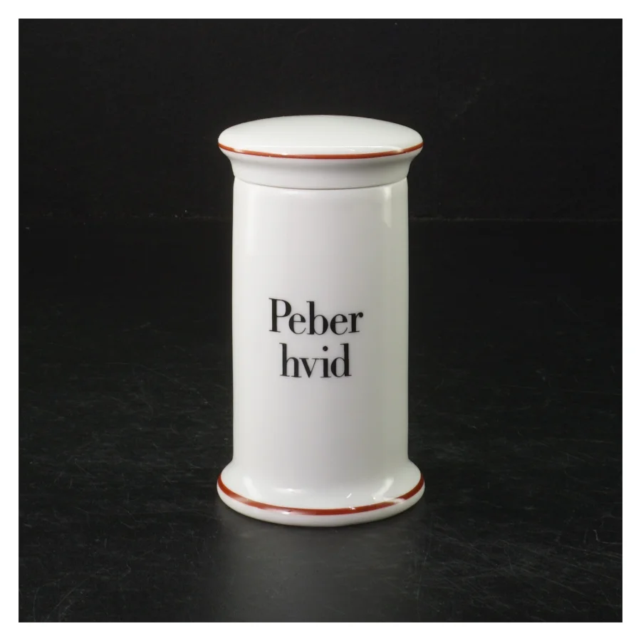 Hvid porcelænspeberbøsse fra B&G (str. Ø 6,5x11,5 cm)
