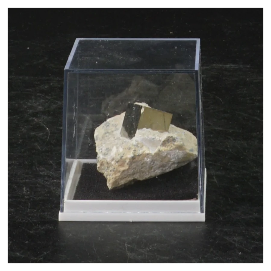 Pyrit i displayboks (str. 5,5 cm)
