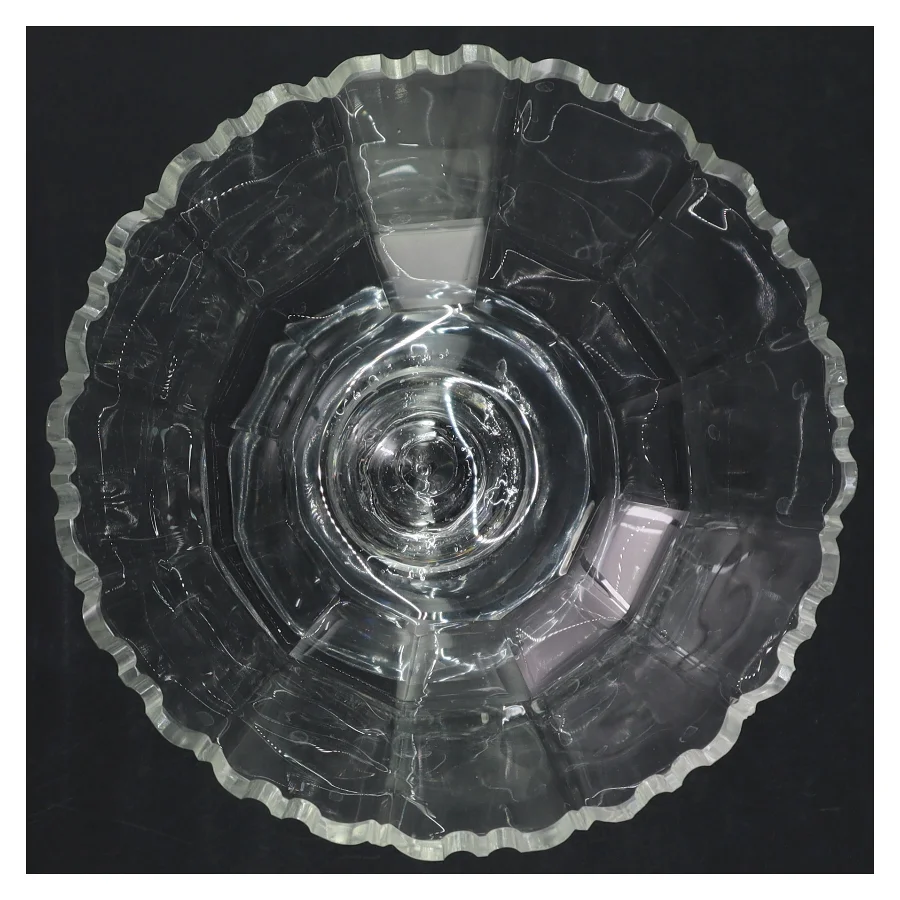 Glas skål på fod (str. H. 15 cm. ø. 15,5 cm)