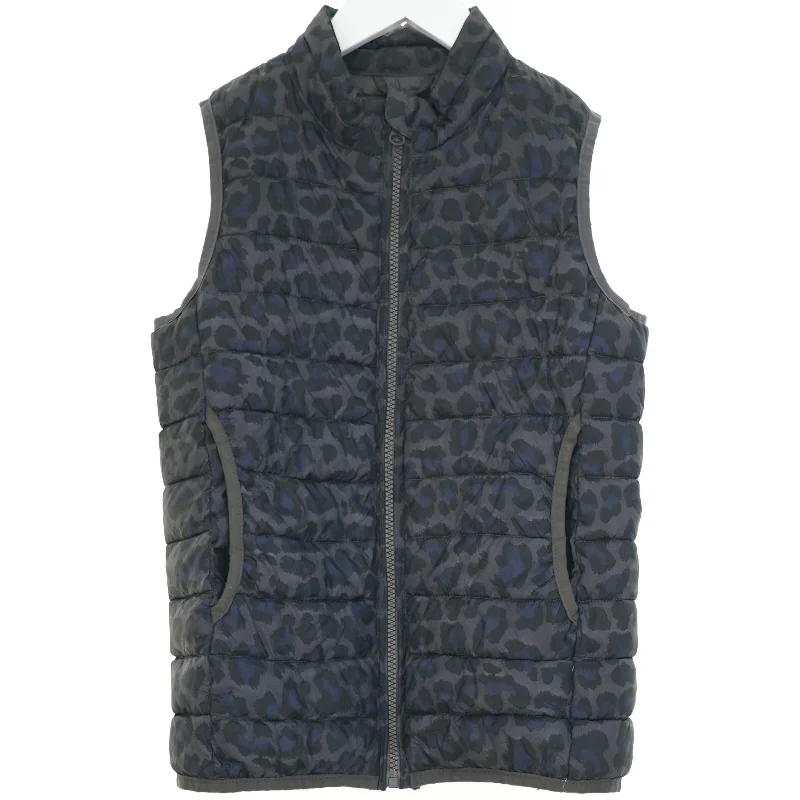 Vest fra Bakito (str. 140 cm)