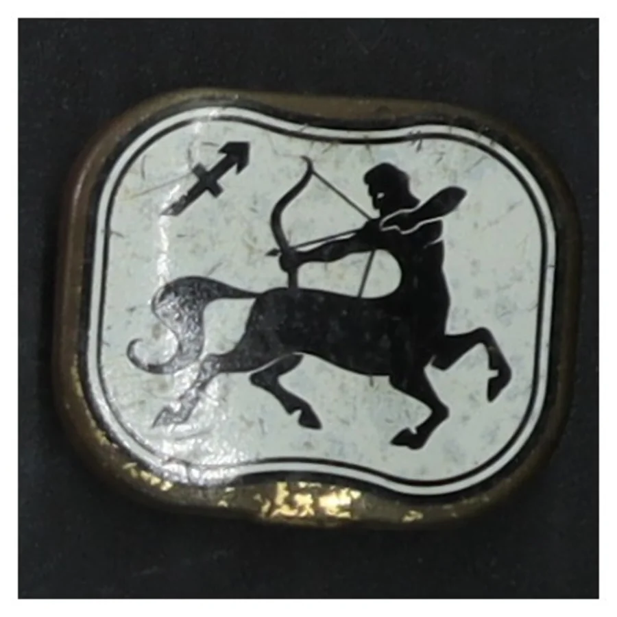 Vintage pastilleskrin (str. 8 cm. og. 4 cm. og. 4 cm)