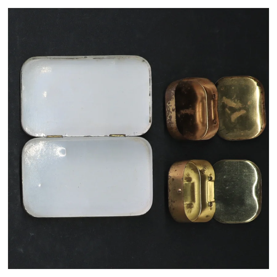Vintage pastilleskrin (str. 8 cm. og. 4 cm. og. 4 cm)