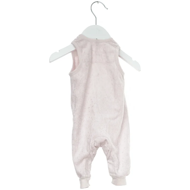 Lyserød heldragt til baby fra Hust & Claire (str. 50)