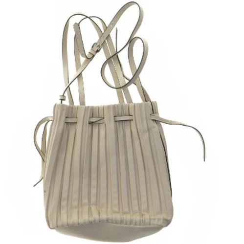 Plisseret håndtaske i beige fra Zara (str. 28 x 26 cm)