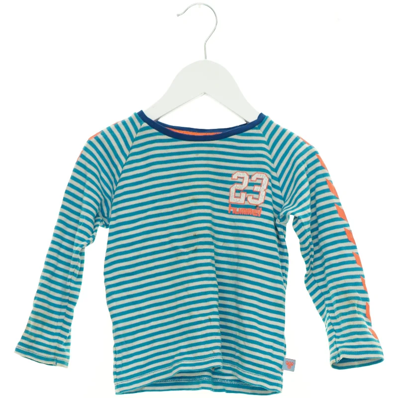 Bluse fra Hummel (str. 92 cm)
