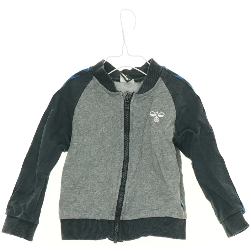 Trøje fra Hummel (str. 92 cm)