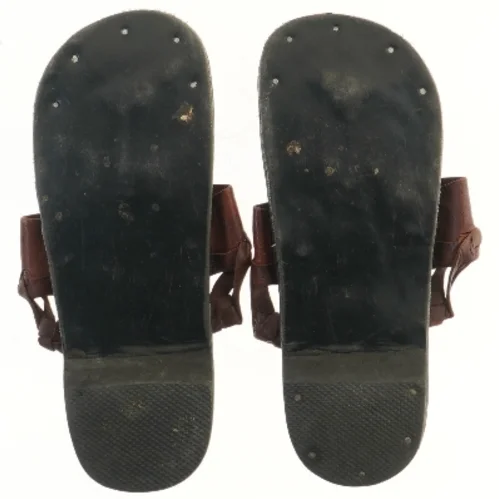 Brune lædersandaler (str. fod 27 cm)