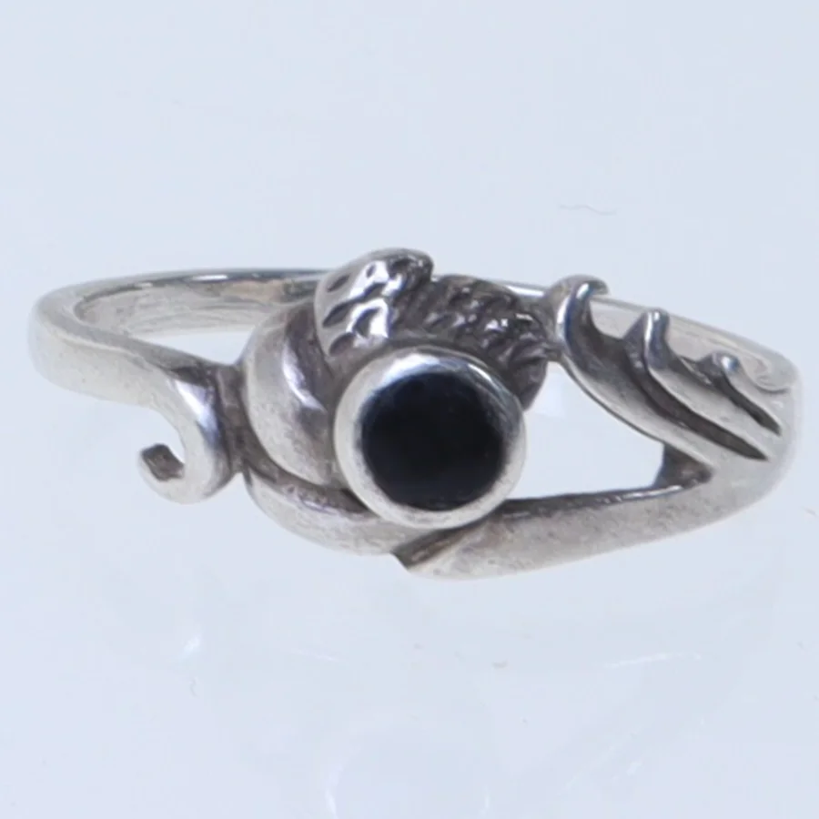 Sølv ring med sort sten (str. 51 mm)