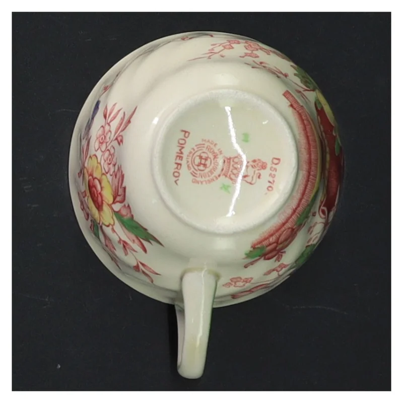Kop med blomstermønster fra Royal Doulton (str. H 6 cm ø. 6,5 cm)