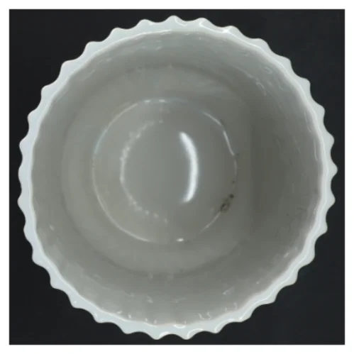 Hvid porcelænsvase (str. 26 x 14 cm)