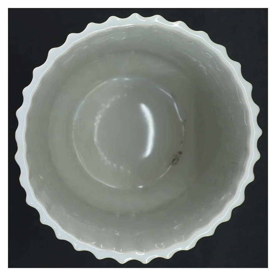 Hvid porcelænsvase (str. 26 x 14 cm)