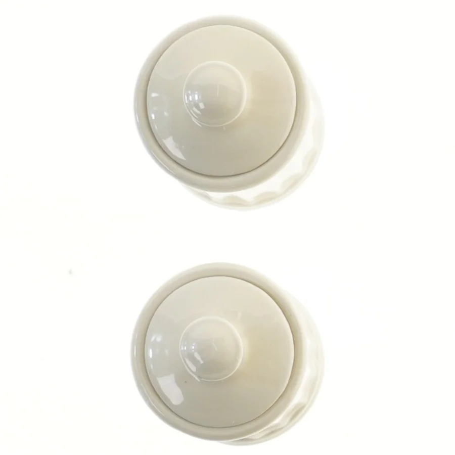 Krydderibeholdere i porcelæn (str. Ø 6,5x11 cm)