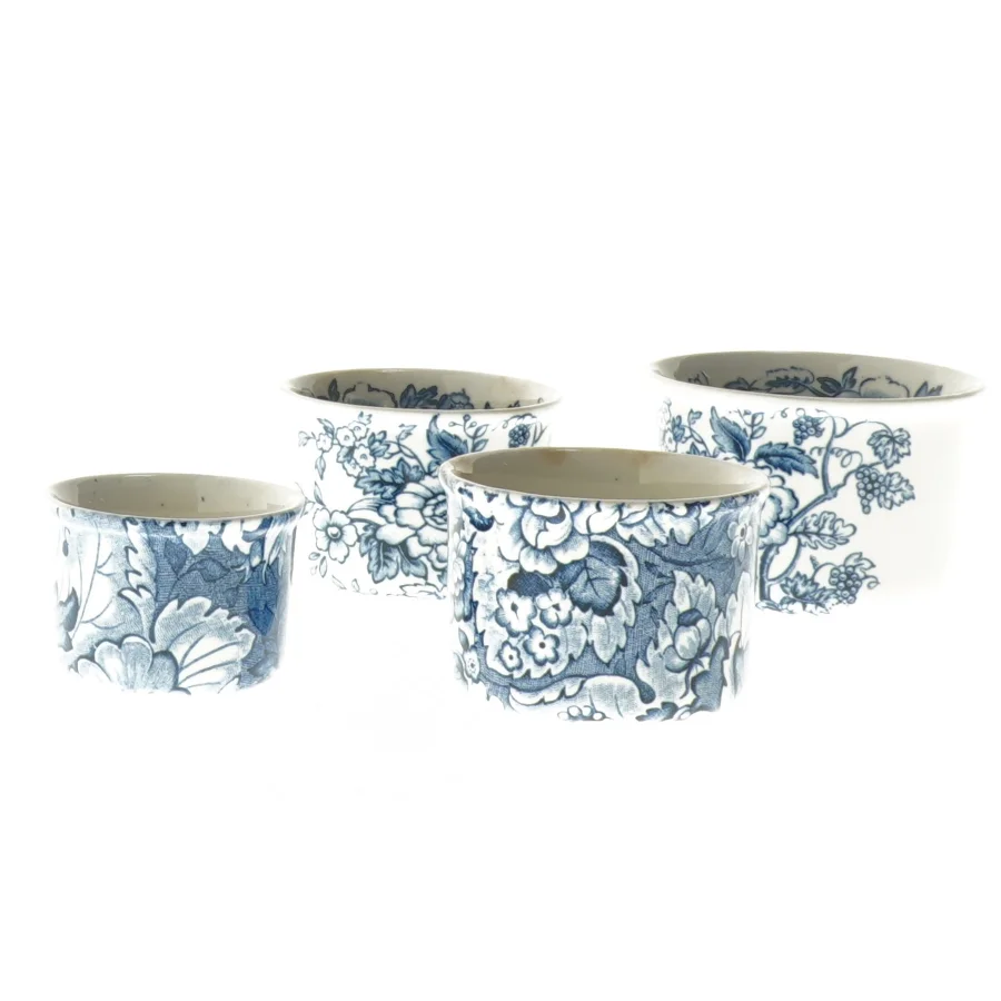 Sæt af 4 blomstrede antikke porcelænskrukker (str. 4 stk Ø 6,5 & 5 & 7,5 & 6,5 cm)