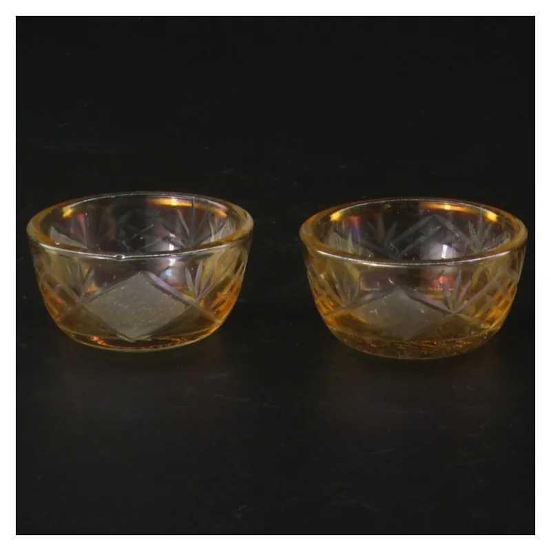 Små skåle i farvet glas (str. Ø. 5,5 cm)