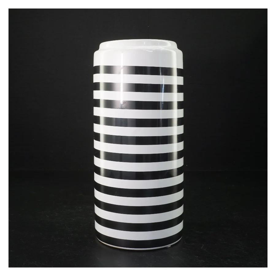 Keramik vase med striber fra Home Collection (str. 25 x 11 cm)