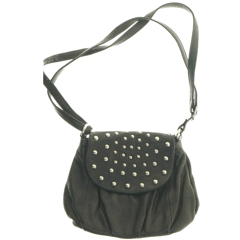 Sort skuldertaske med nitter (str. 25x18 cm)