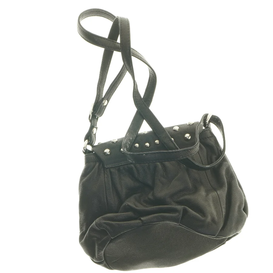 Sort skuldertaske med nitter (str. 25x18 cm)