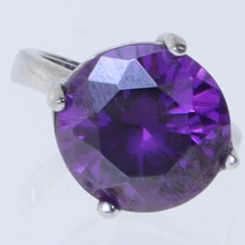 Sølvring med lilla sten (str. 49 mm)