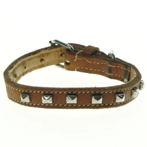 Brugt læderhalsbånd med nitter (str. Længde 64 cm)