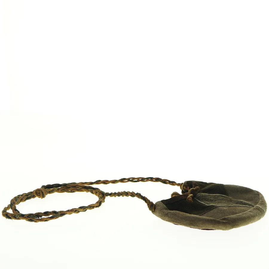Broderet pung med flettet snor (str. 13 x 17 cm)