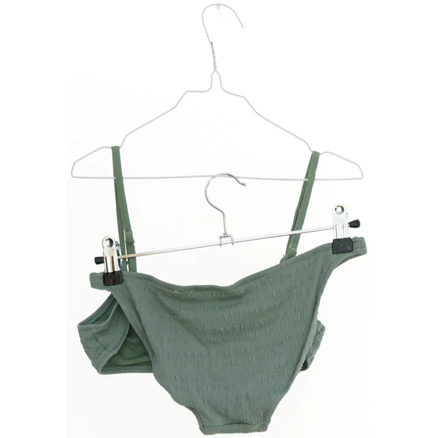 Grøn bikini fra Zara (str. 164)