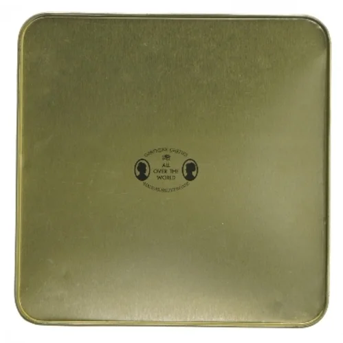 Fin metaldåse fra Søstrene Grene (str. 15x15x10 cm)