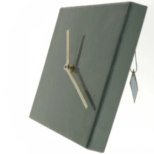 Mørkegråt Ur fra Broste Copenhagen (str. 22 x 22 cm)