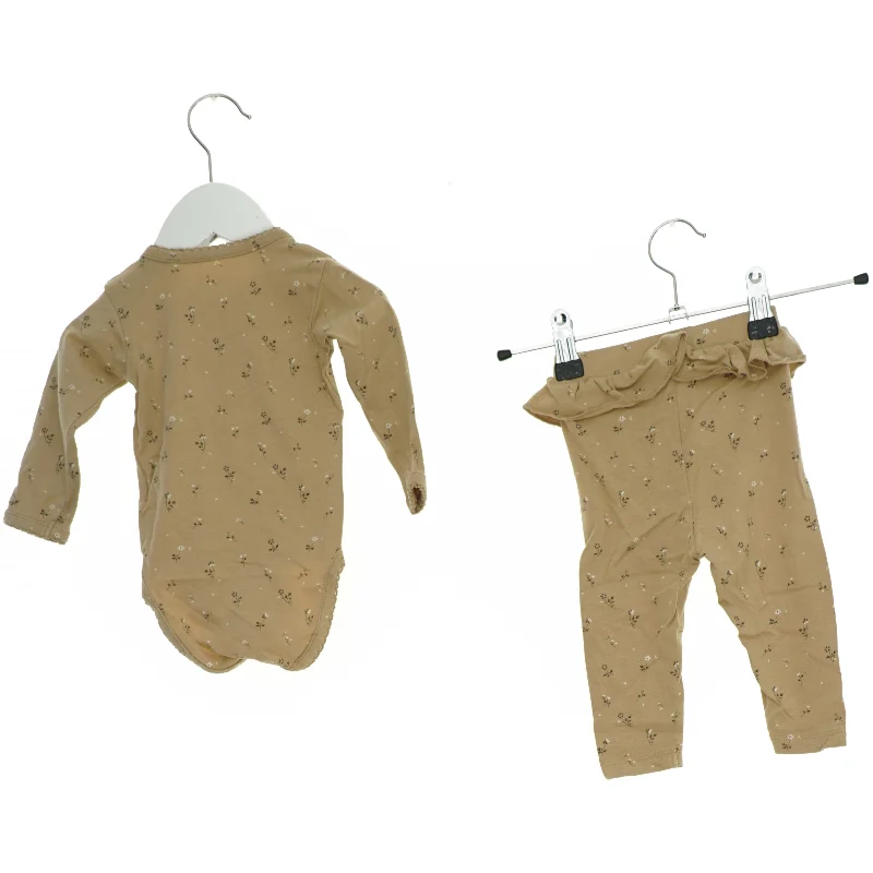 Sæt børnetøj fra Sofie Schnoor (str. 62 cm)