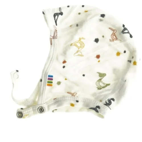 Mønstret babyhue fra Joha (str. 4-9 måneder)