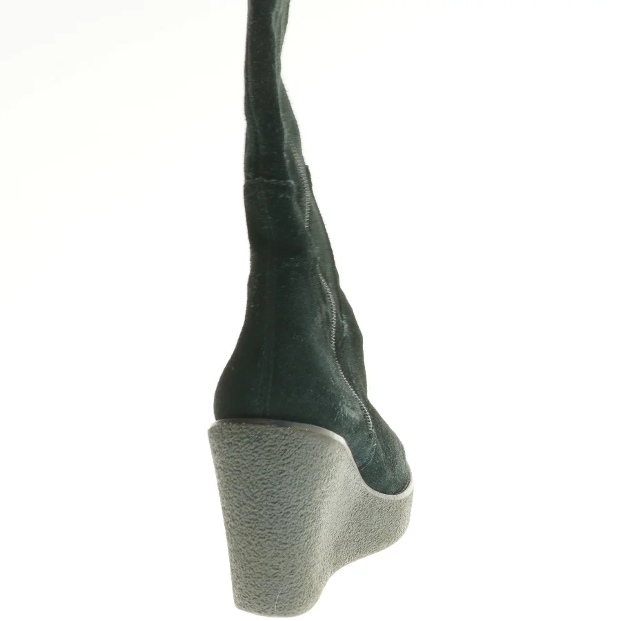 Sort støvle med wedgehæl fra Tommy Hilfiger (str. 38 )