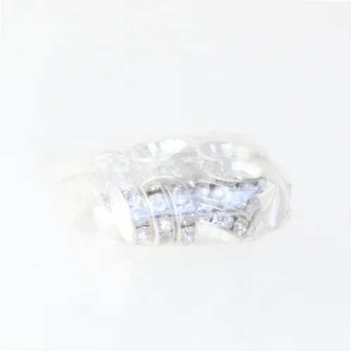 Poser med sølvfarvede ringe