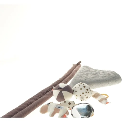 Aktivitetslegetøj til baby fra Done By Deer (str. 140 cm)