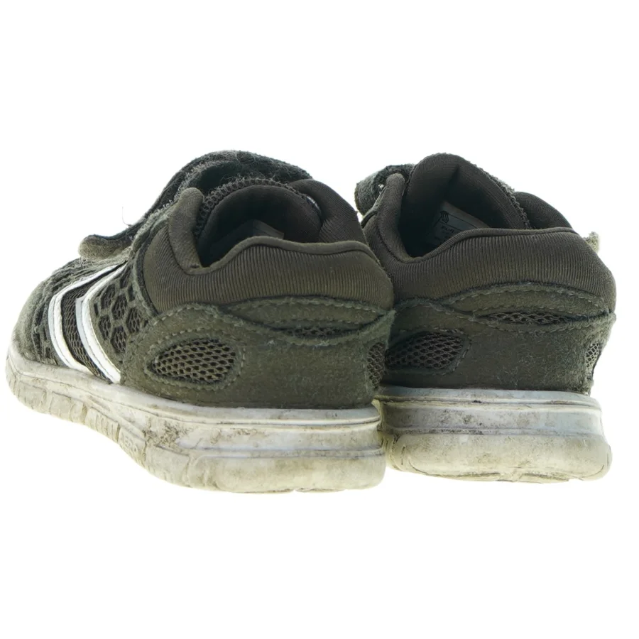 Sko fra Hummel (str. 23)