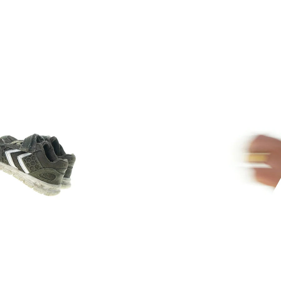 Sko fra Hummel (str. 23)