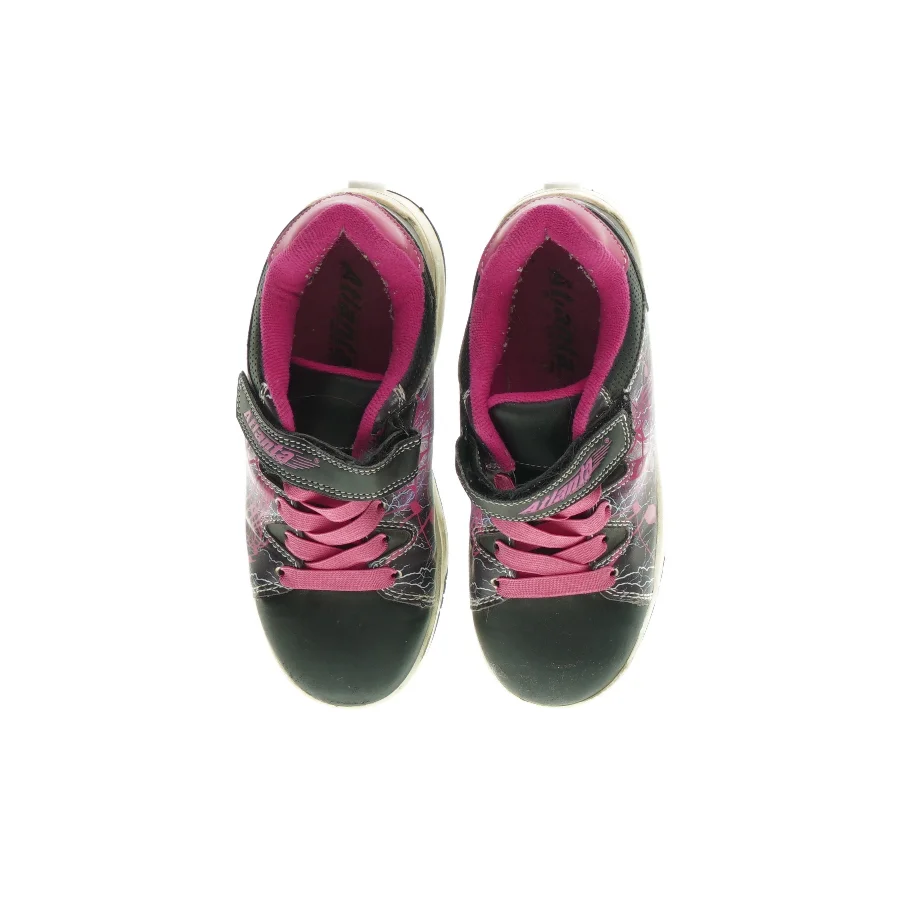 Sneakers med hjul under fra Atlanta