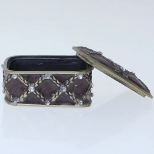 Dekorativ smykkeskrin med ædelstene (str. 5x4x2,5 cm)