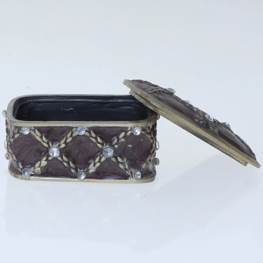 Dekorativ smykkeskrin med ædelstene (str. 5x4x2,5 cm)