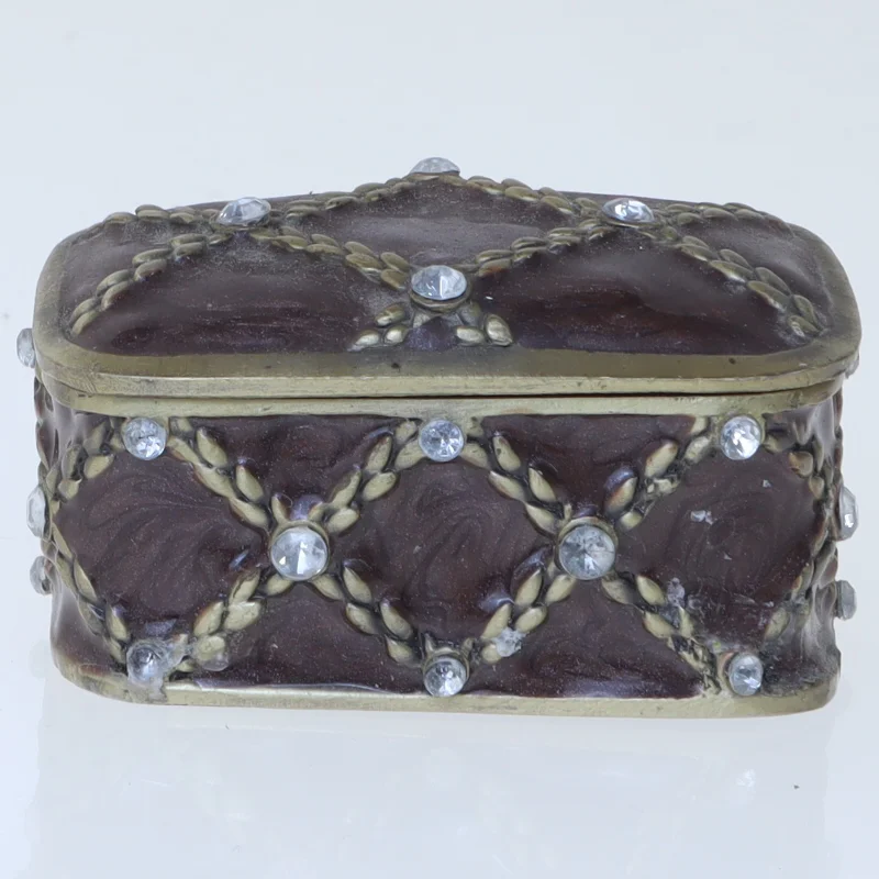 Dekorativ smykkeskrin med ædelstene (str. 5x4x2,5 cm)