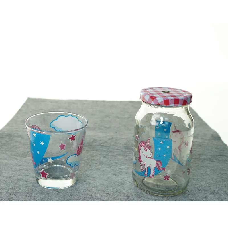 Små glas med enhjørninge (1 drikke glas + 1 til sugerør) fra Cerve (str. 9 x 9 cm 13 x 7 cm)