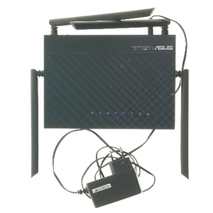 Asus router med antenner fra Asus (str. 20,5x15 cm)