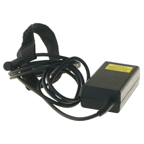 Toshiba strømadapter fra Toshiba