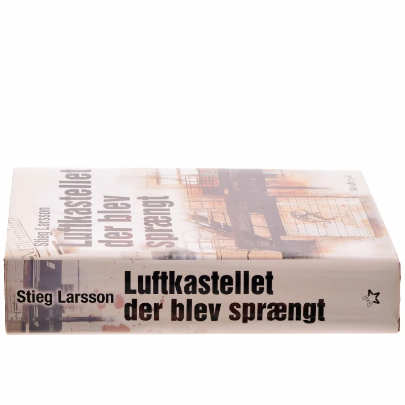 Luftkastelletderblevsprngt Stir up a Hornets' Nest of Girl. Shi Dige Larsen. the Danish Original. Hardcover](chinese Edition) af Stieg Larsson (Bog)