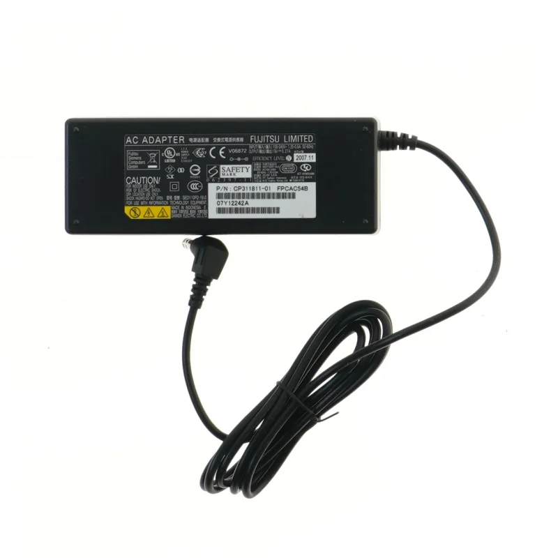 Fujitsu AC adapter fra Fujitsu (str. 15x,5,5 cm)