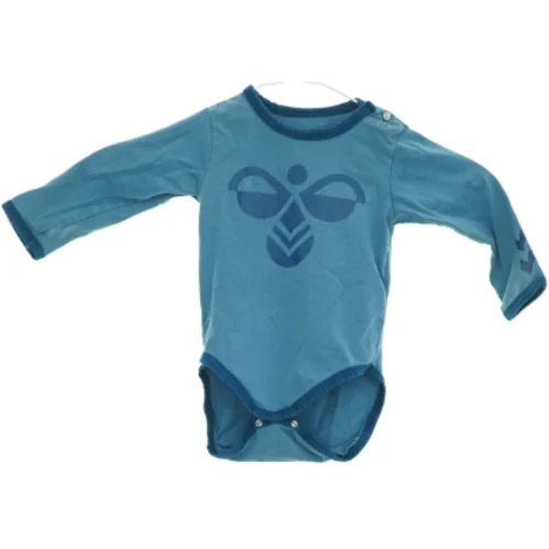 Bodystocking fra Hummel (str. 80 cm)