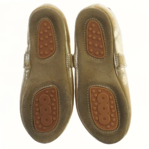 Guldfarvede sko med rem (str. 20 cm)